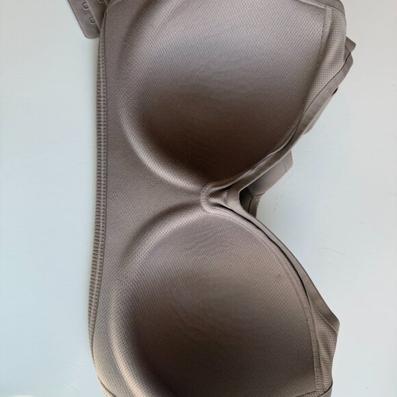 Victoria's Secret VSX Incredible Max™ Sports Bra 32DD Barest Taupe - Picture 10 of 12
